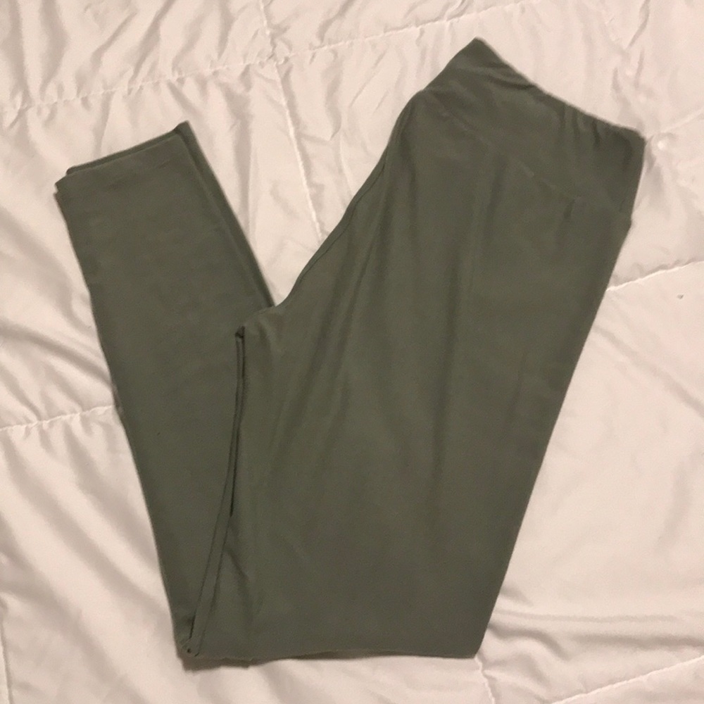 Reserved for @azuremoon Lularoe Leggings
